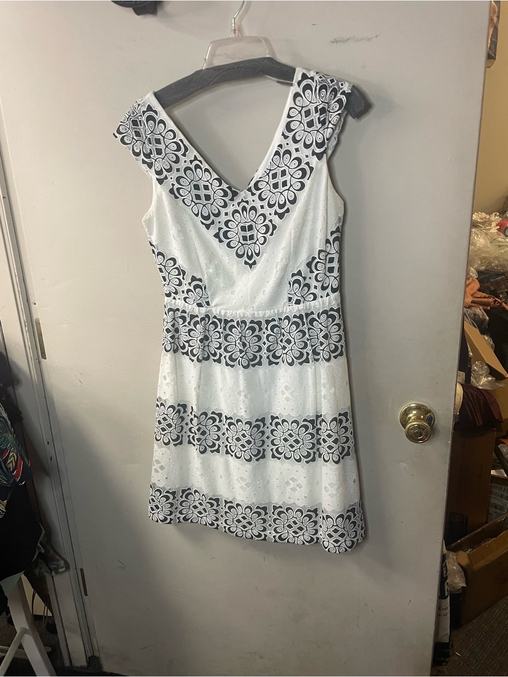 NY & Co size 2, fully lined, knee length, black & white sleeveless dress